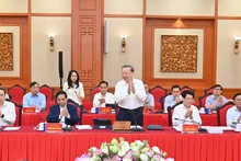 越共中央总书记苏林出席并主持会议。（幸原 登科 摄）
