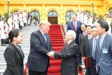 越共中央总书记、国家主席阮富仲于2019年2月27日在河内会见来越出席第二次美朝峰会的美国总统特朗普。