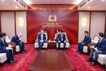 公安部长梁三光大将会见美国罗森集团首席执行官丹尼尔·罗森。（图片来源：越通社）