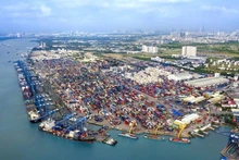 附图：西贡新港一角。