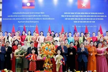 苏林总书记和夫人为老挝人民革命党中央总书记、老挝国家主席通伦·西苏里和夫人举行欢迎宴会。