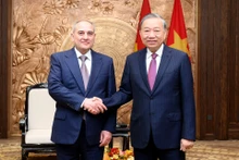 苏林总书记会见新阿塞拜疆党代表团。（登科 摄）