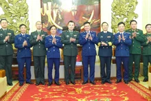 双方代表合影。