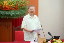 10月15日，苏林总书记主持召开越共中央关于发展科技创新与数字化转型的指导委员会常务委员会第三季度会议。