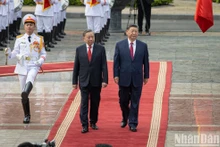 2025年4月14日下午，在主席府，越共中央总书记苏林按照给予国家元首的最高规格礼遇举行隆重仪式，欢迎中共中央总书记、中国国家主席习近平对越南进行国事访问。