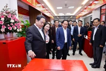 国会主席陈青敏率团检查海防市海安坊选举筹备工作。（图片来源：越通社）