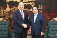 越南政府总理范明正会见欧亚经济委员会执委会主席萨金塔耶夫。