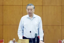 苏林总书记发表讲话。