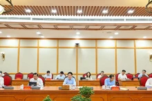 越共中央政治局就高平省和顺化市党代会筹备工作提出意见。