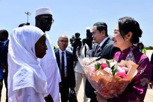 越南国会主席陈青敏及夫人开始对塞内加尔进行正式访问。