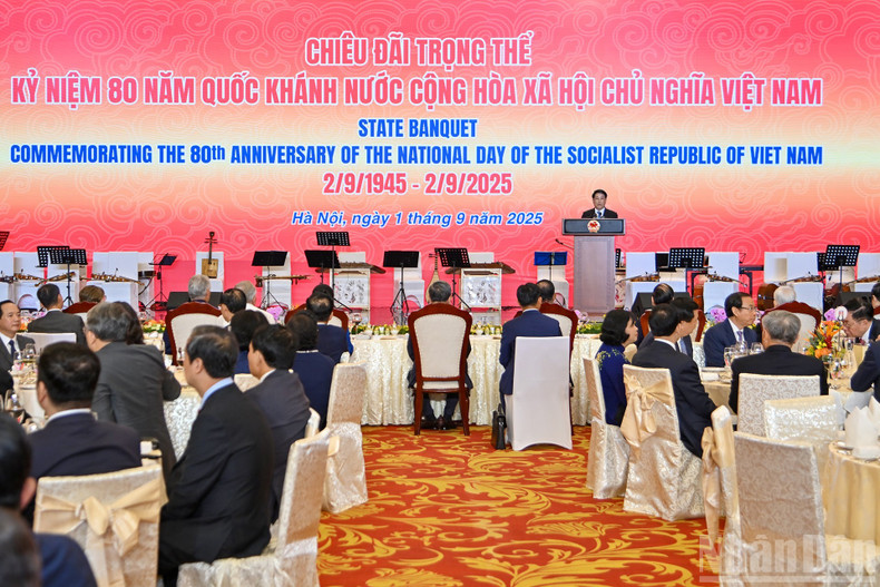 庆祝越南社会主义共和国国庆80周年招待会庄严场景。 c12.jpg