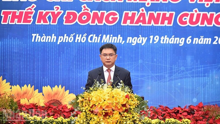 胡志明市宣教与民运部部长阮梦强致开幕词。 胡志明市宣教与民运部部长阮梦强致开幕词。