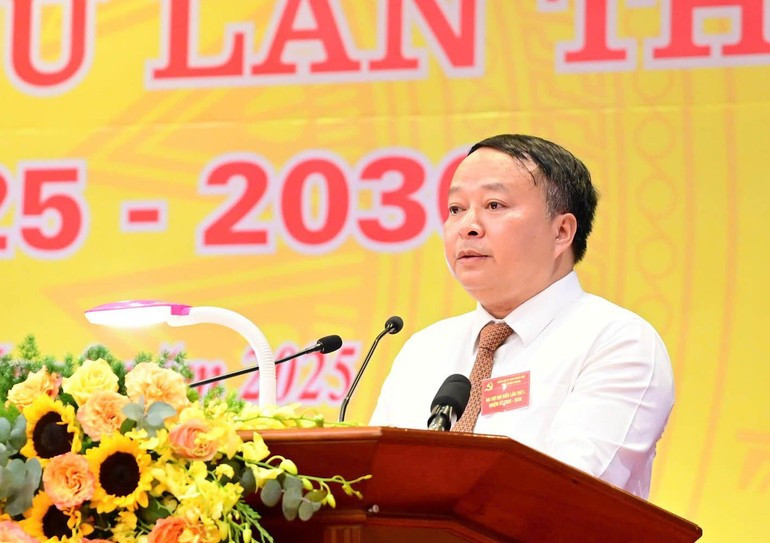 宣光省人民委员会主席、党委书记潘辉玉同志在大会上致开幕词。 t2.jpg
