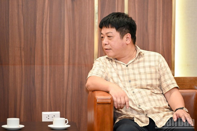 《人民报》社副总编辑桂廷原同志。 l4.jpg