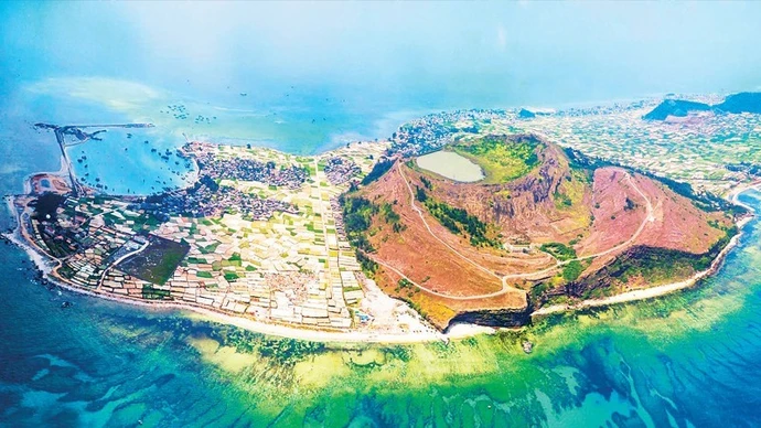 李山岛——广义省海洋与岛屿旅游的核心区。