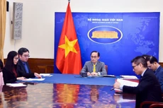 越南外交部长黎怀忠与法国欧洲和外交部部长让-诺埃尔·巴罗通电话。