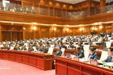 老挝第十届国会第一次会议现场。（图片来源：越通社）