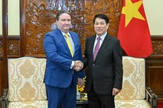 越南国家主席梁强会见美国驻越南大使。
