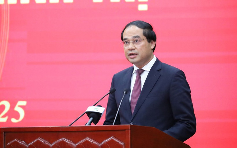 太原省委书记郑春长同志。