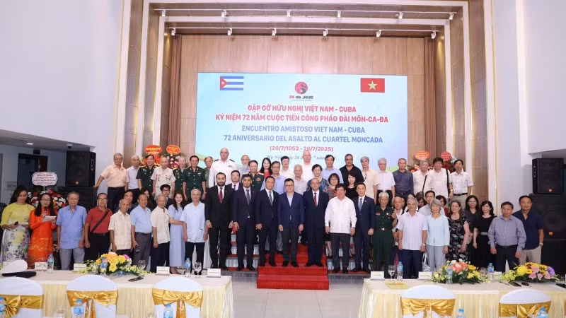 各位代表合影。