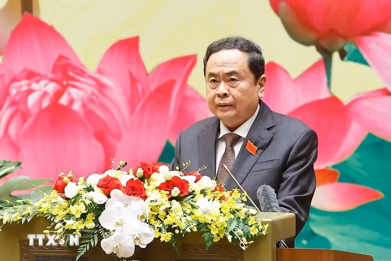 国会党委书记、国会主席陈青敏致开幕词。