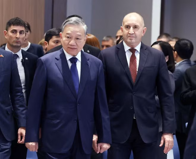 越共中央总书记苏林出席越南—保加利亚企业论坛。