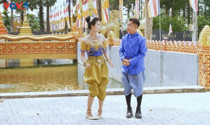 高棉族人的阿迪演唱。