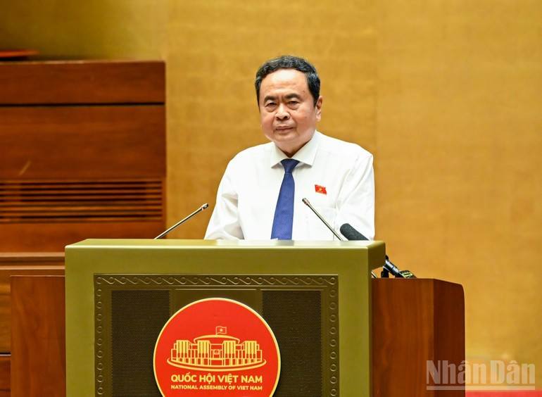 越南国会主席陈青敏。
