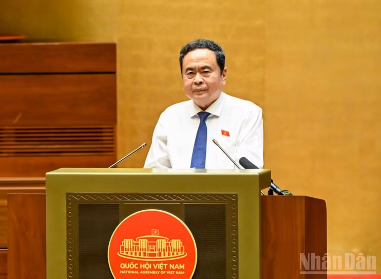 越南国会主席陈青敏。