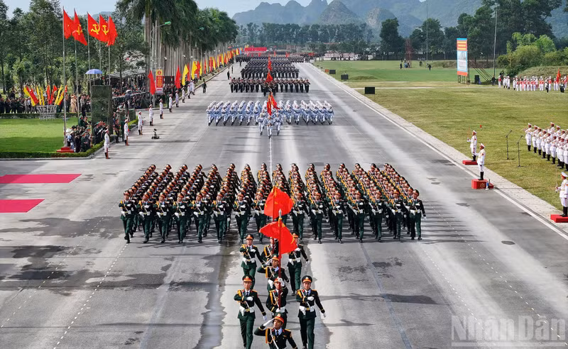 近1.6万名干部、战士参加国庆大阅兵总彩排。