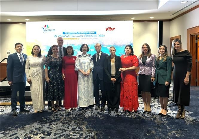 与会代表合影。