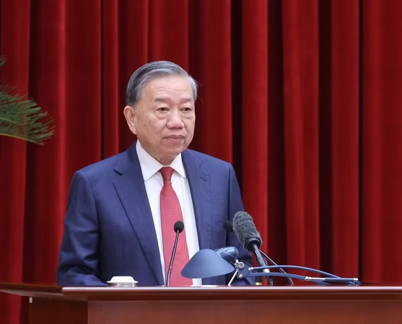 越共中央总书记苏林在会上致辞。