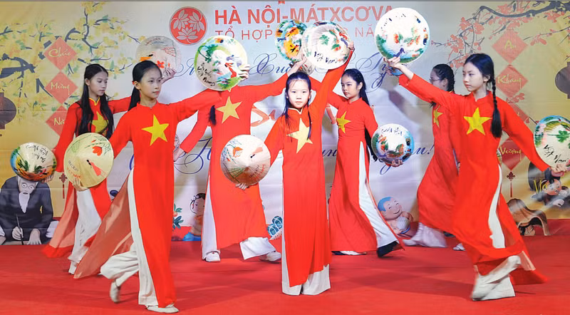 旅俄越南人社群的一项常规文化活动。