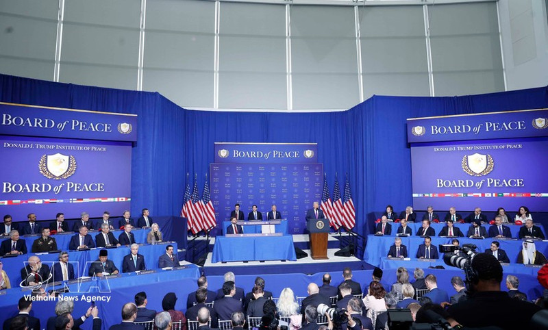 苏林总书记出席加沙和平委员会开幕会议。