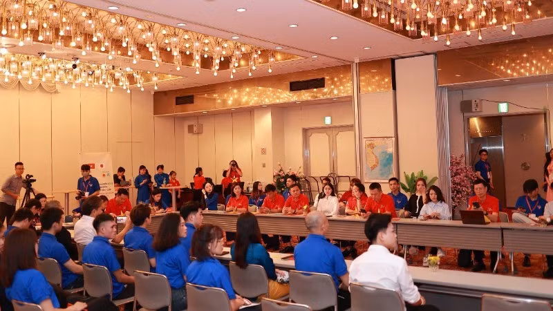 在日越南青年论坛场景。