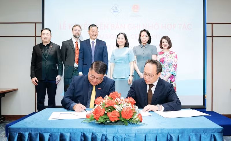 Central Retail越南公司与乐天广场市场签署了合作谅解备忘录。