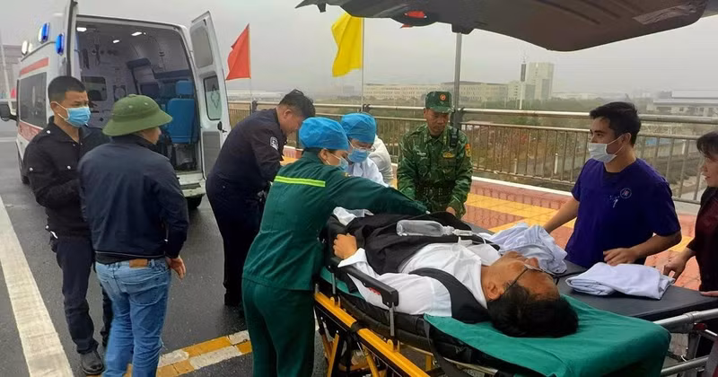 为急救病人的救护车开设“绿色通道”。