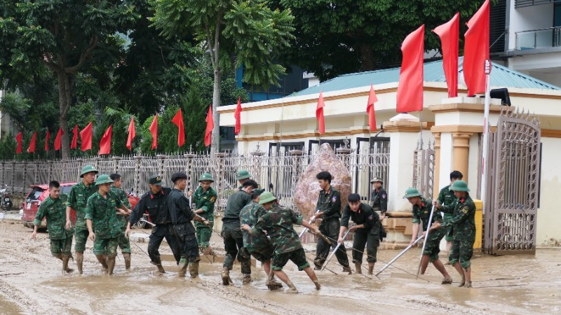 军队参与了河江一坊和河江二坊洪灾灾后重建工作。