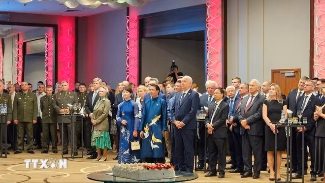 对外招待会场景。