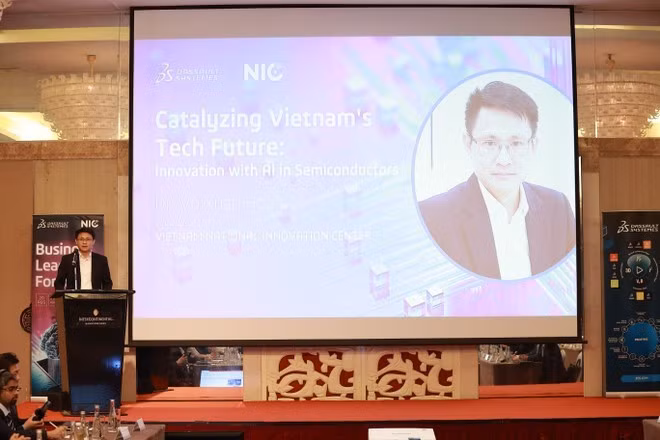 NIC副主任武春淮在论坛上发表讲话。