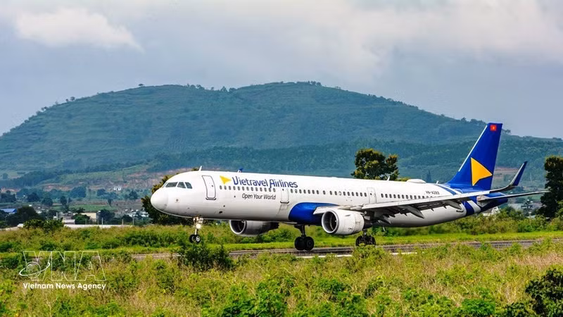 越南旅游航空公司的飞机。