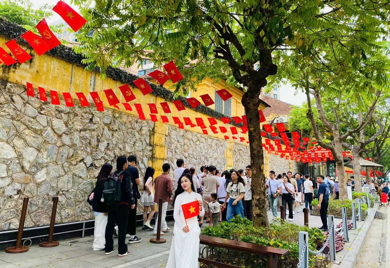 附图。