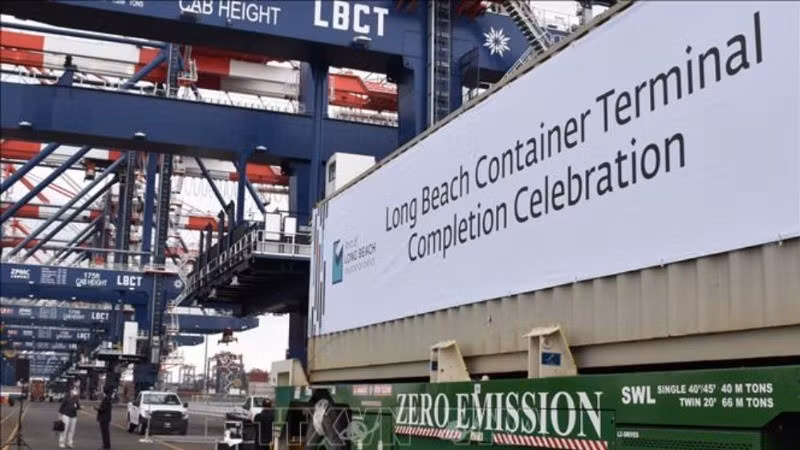 美国加利福尼亚州的货运港口。（图片来源：THX/越通社）