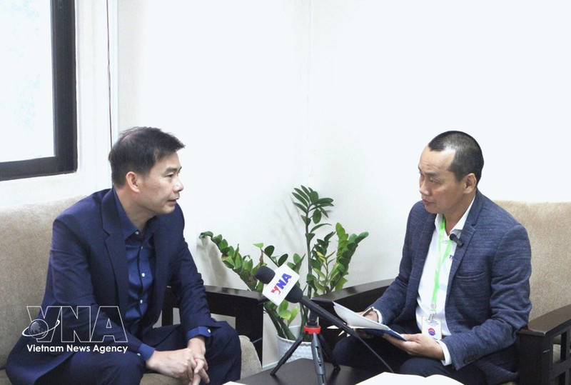 柬埔寨国民议会副秘书长兼国会咨询委员会主席谢万那烈（Chheang Vannarith）接受越通社驻金边记者采访。