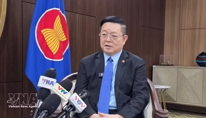 东盟秘书长高金洪接受媒体采访。