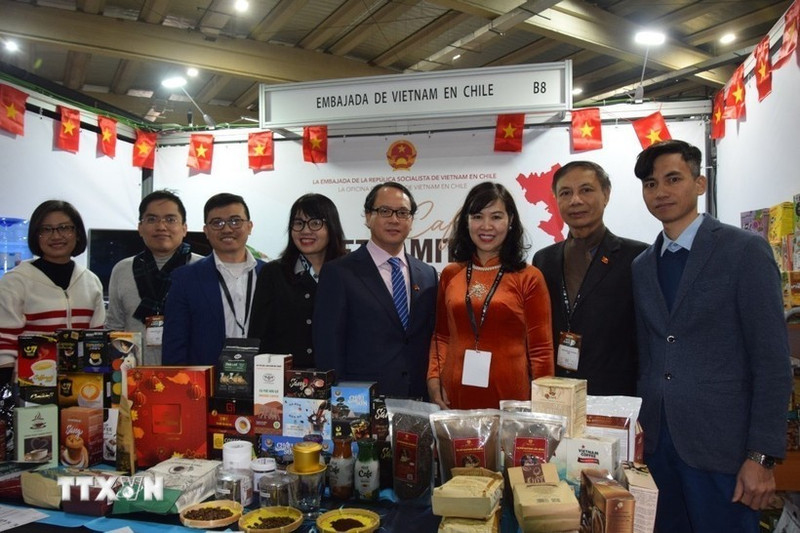 越南展位展出了多种特色咖啡产品。