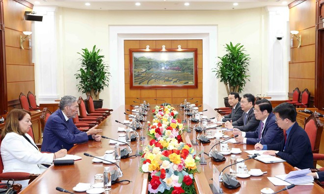 越共中央书记处书记、中央内政部部长会见多米尼加统一左翼运动党总书记。