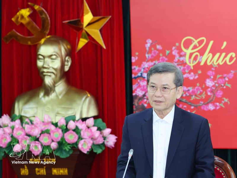 越共中央政治局委员、中央书记处书记、中央内政部部长、中央反腐败反浪费反消极指导委员会常务副主任、专题方案指导委员会常务副主任黎明智。