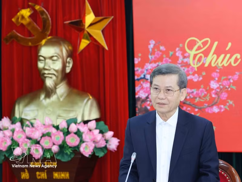 越共中央政治局委员、中央书记处书记、中央内政部部长、中央反腐败反浪费反消极指导委员会常务副主任、专题方案指导委员会常务副主任黎明智。