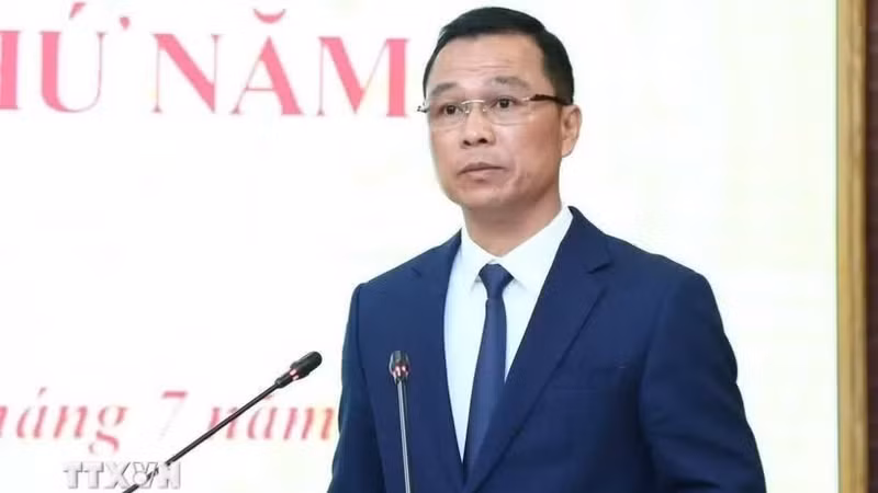 苏英勇少将当选清化省人民委员会主席。（图片来源：越通社）